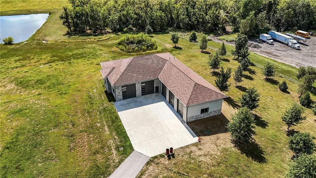 10807 Northwest Tiffany Springs Road Kansas City, MO 64153 - Photo 18 of 99