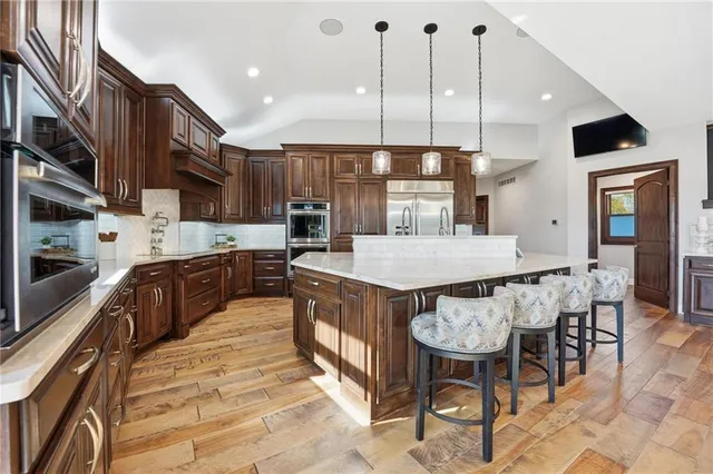 $3,500,000 | 10807 Northwest Tiffany Springs Road, Kansas City, MO 64153