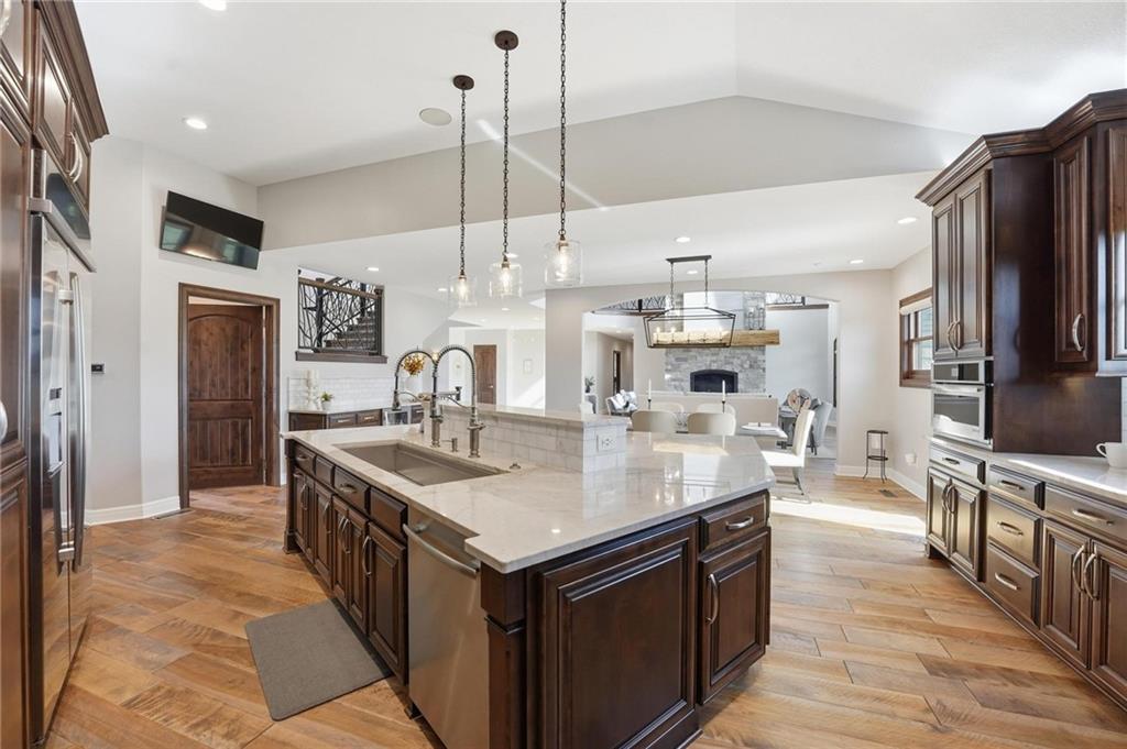 10807 Northwest Tiffany Springs Road Kansas City, MO 64153 - Photo 32 of 99