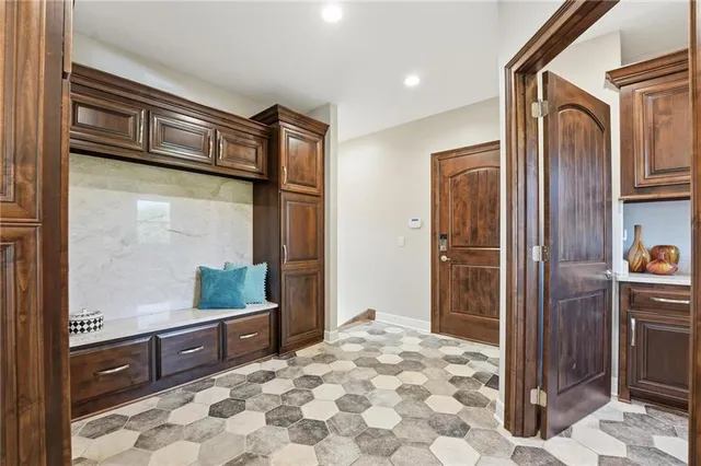 $3,500,000 | 10807 Northwest Tiffany Springs Road, Kansas City, MO 64153