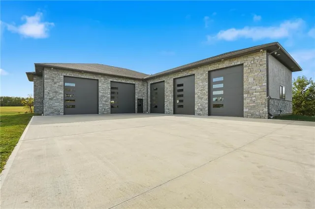 $3,500,000 | 10807 Northwest Tiffany Springs Road, Kansas City, MO 64153