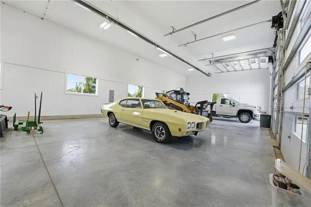 $3,500,000 | 10807 Northwest Tiffany Springs Road, Kansas City, MO 64153