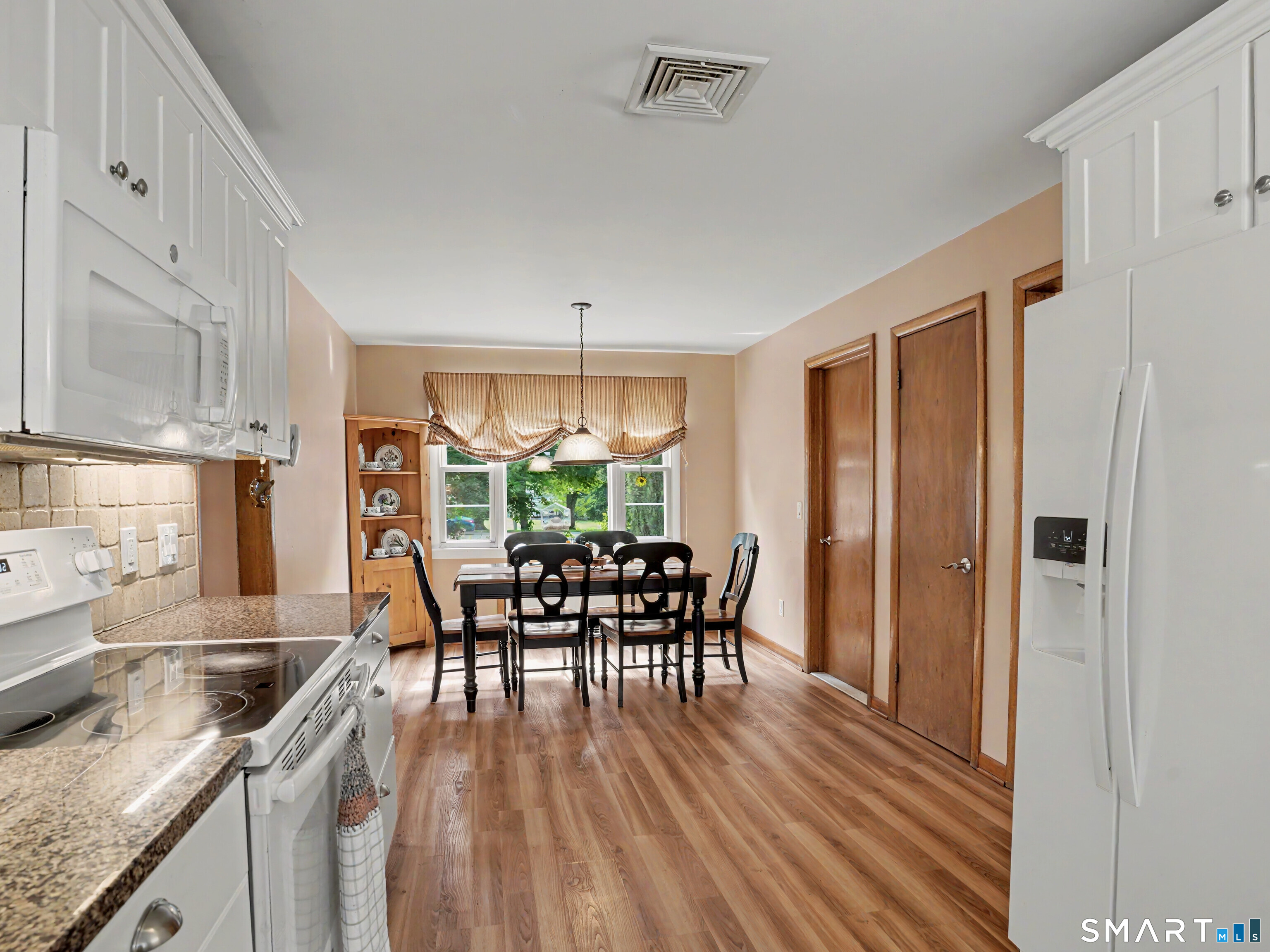 579 Racebrook Road Orange, CT 06477 - Photo 10 of 39