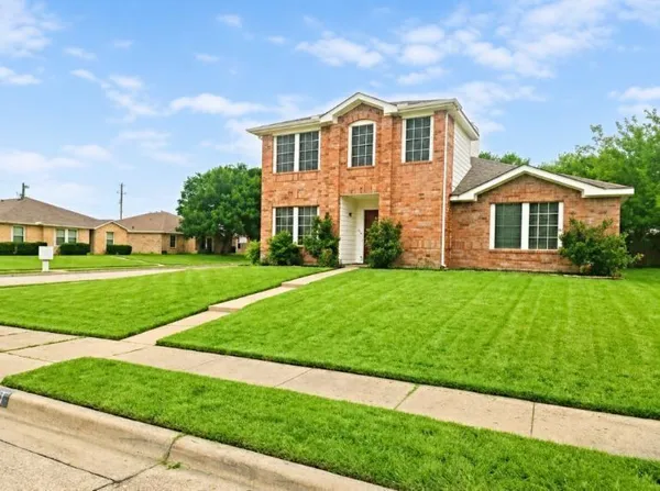 $299,900 | 2471 Mallory Lane, Lancaster, TX 75134