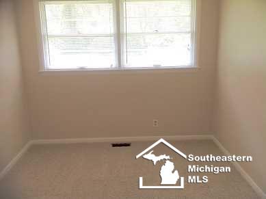 2629 Blue Bush Road Monroe, MI 48162 - Photo 11 of 25 20448020-10.JPG