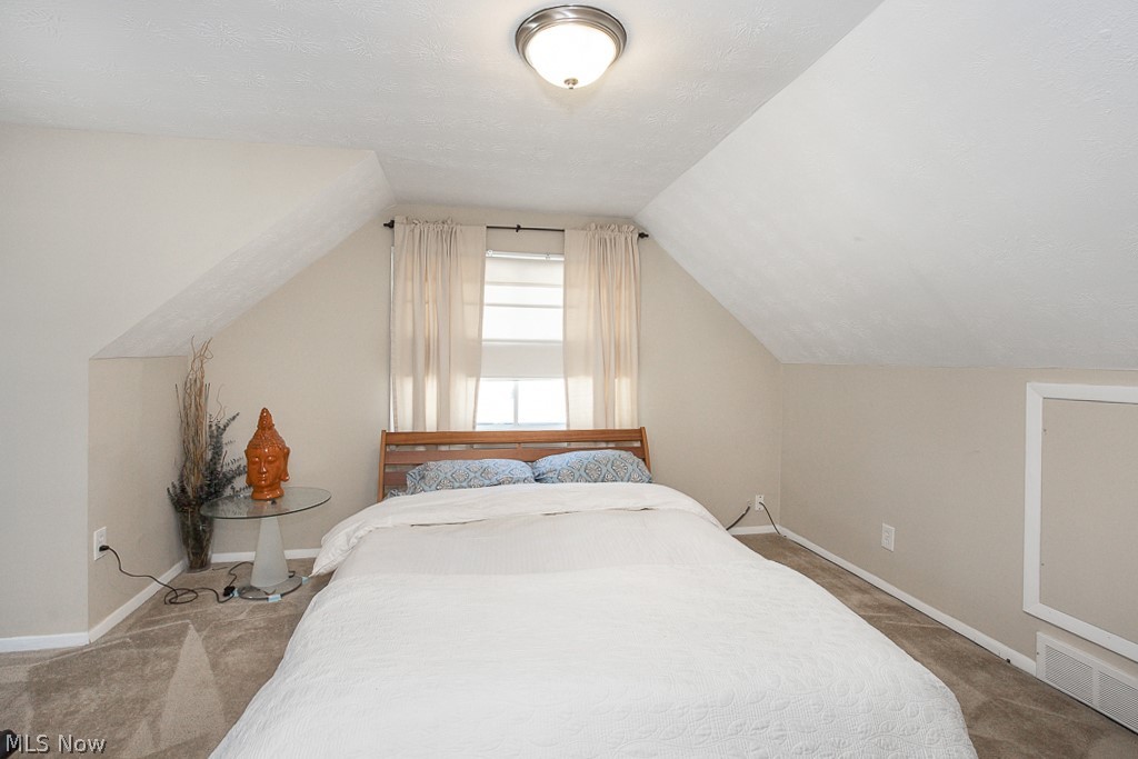 1646 Harwich Road Cleveland, OH 44124 - Photo 24 of 39 Carpeted 2nd floor bedroom #5