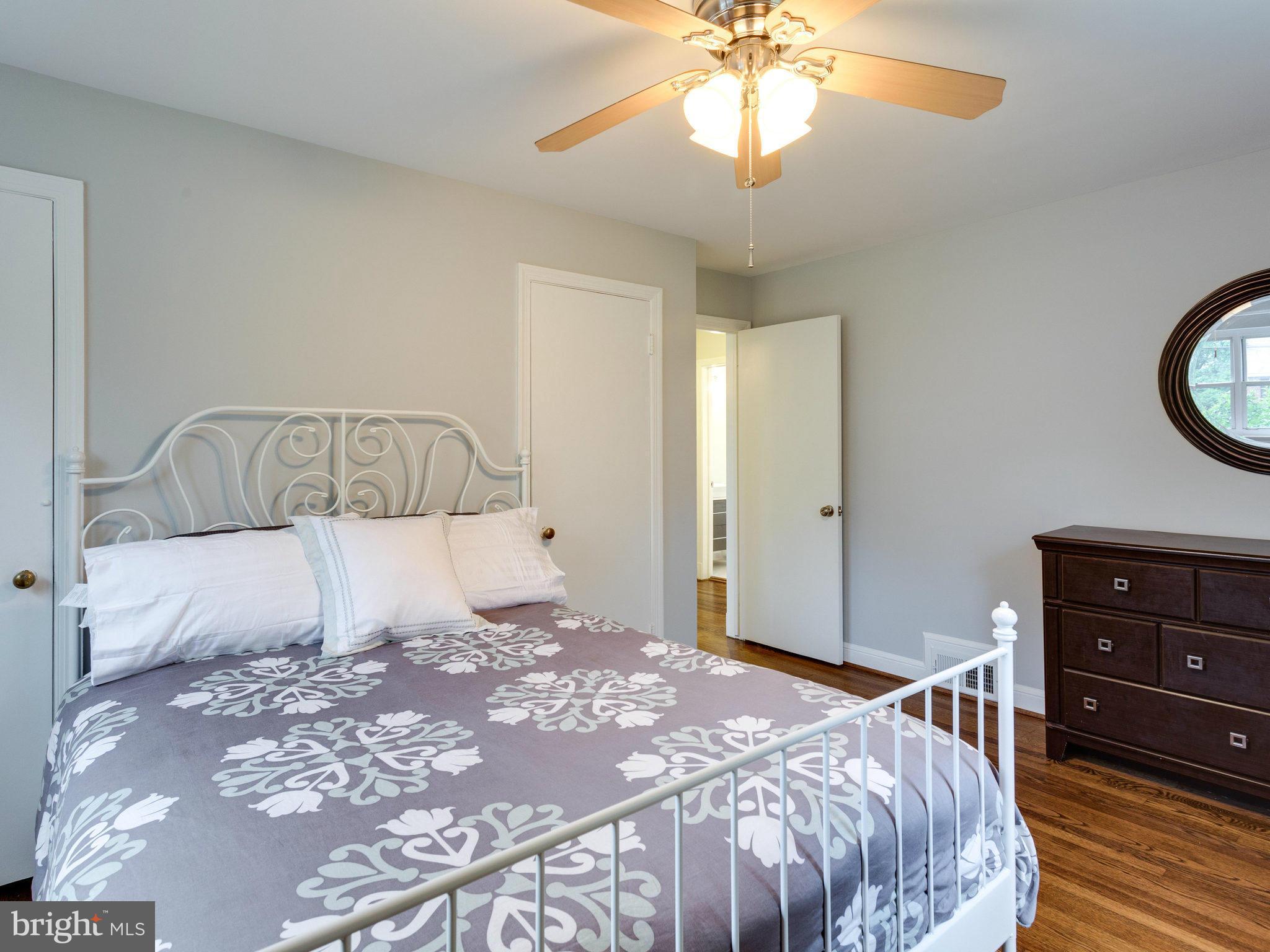 5903 Amherst Avenue Springfield, VA 22150 - Photo 13 of 30 Bedroom (Master)