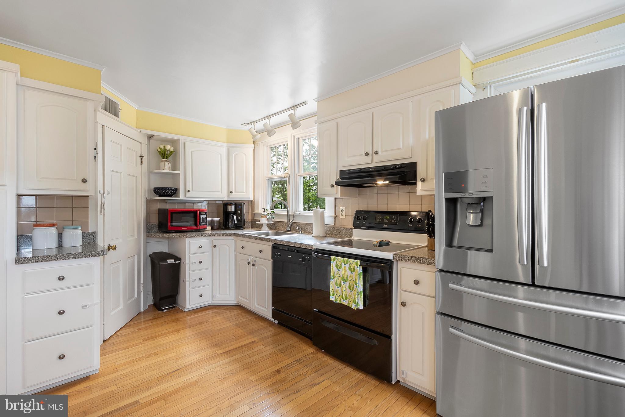 706 Saxer Avenue Springfield, PA 19064 - Photo 10 of 28 Gallery Image 10