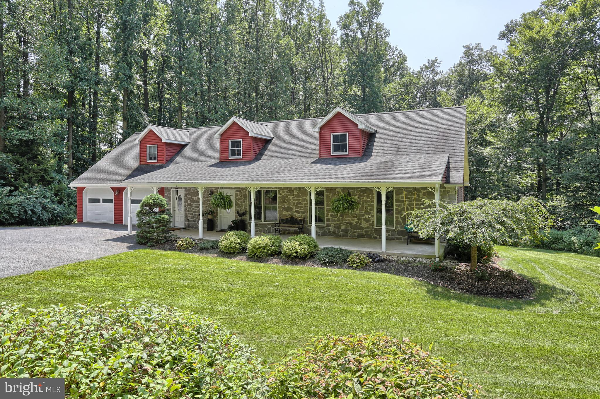 5 Bedroom Cape Cod on 2.04 acres
