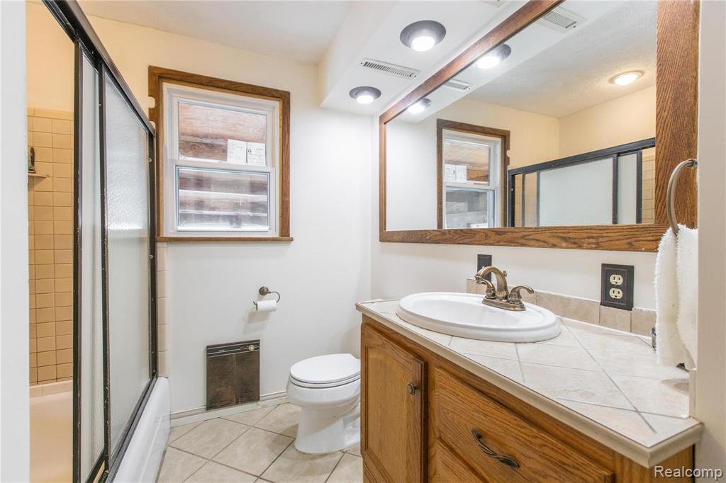 13835 Clyde Road Holly, MI 48442 - Photo 17 of 40
