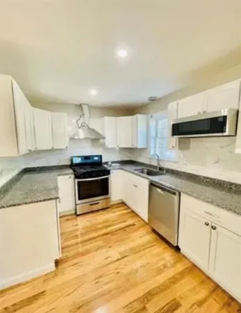 $2,300 | 56 Prescott Street, Unit C, Providence, RI 02908
