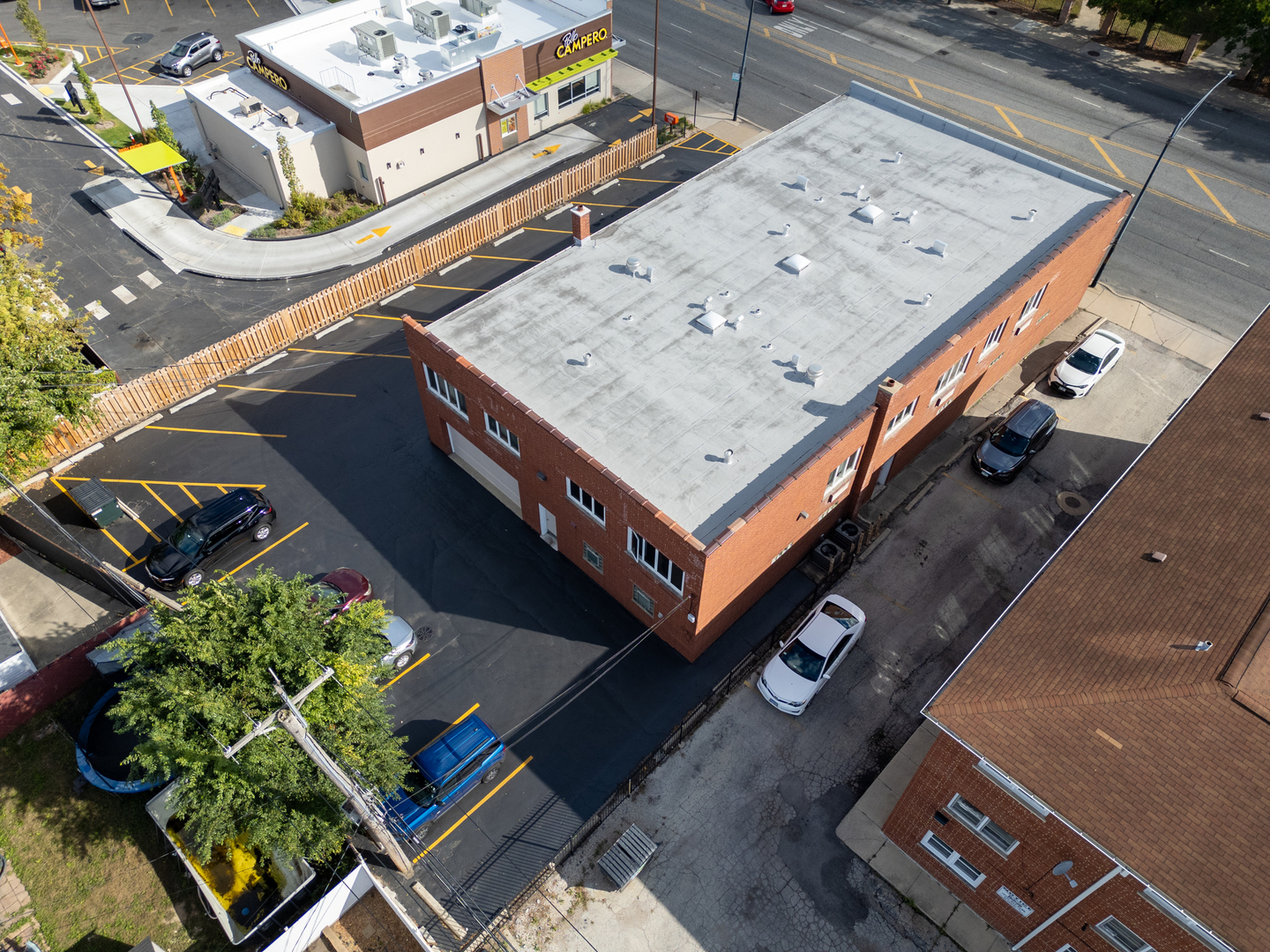 7922 South Pulaski Road Chicago, IL 60652 - Photo 79 of 96 an aerial view of a work space with lounge chair