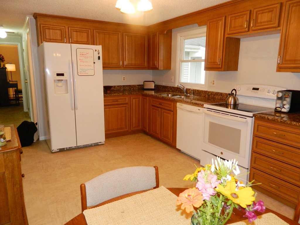 3 Sonning Road Beverly, MA 01915 - Photo 2 of 18 Gallery Image 2