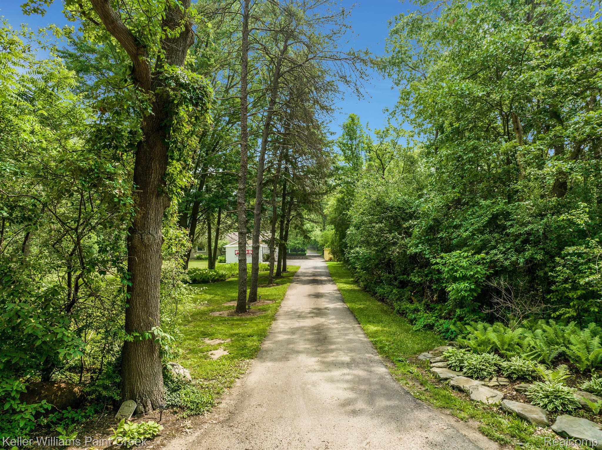 4165 Sheldon Road Rochester, MI 48306 - Photo 6 of 74 Driveway just off road approaching home