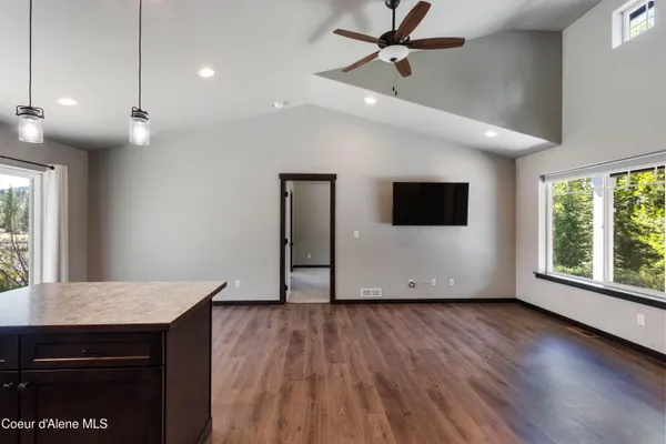 $529,900 | 1279 Gypsy Bay Road, Sagle, ID 83860