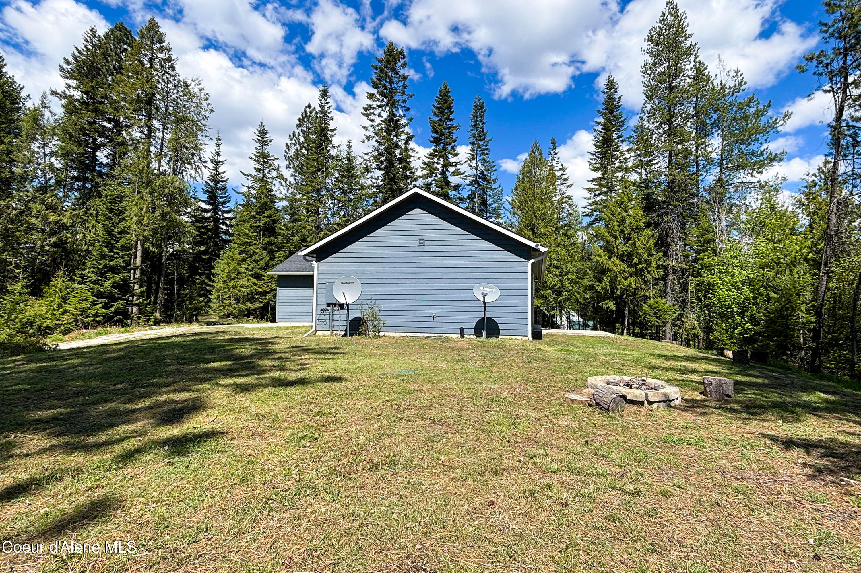 1279 Gypsy Bay Road Sagle, ID 83860 - Photo 26 of 37 Large Yard