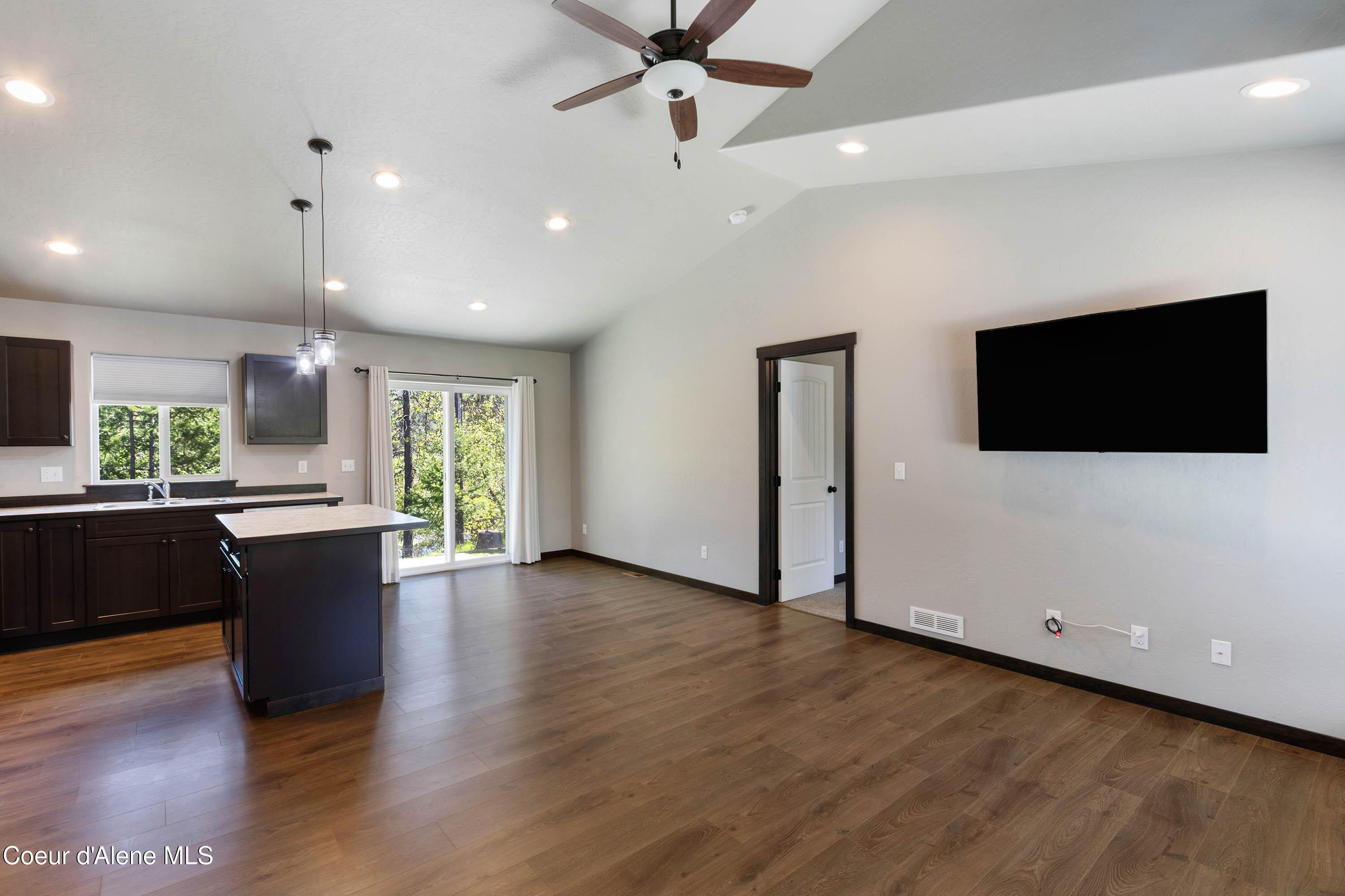 1279 Gypsy Bay Road Sagle, ID 83860 - Photo 6 of 37 Welcome Home!