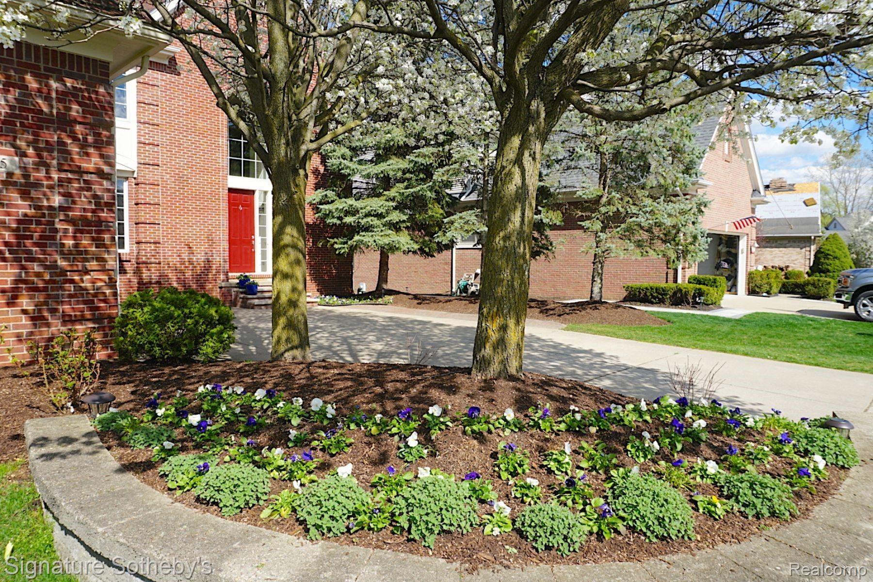 1415 Kentfield Drive Rochester, MI 48307 - Photo 4 of 49 4exterior.jpg