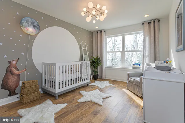 a view of livingroom with furniture and windows