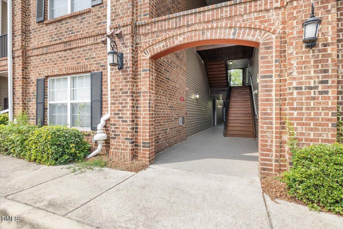 2610 Oldgate Drive, Unit 304 Raleigh, NC 27604 - Photo 2 of 17 21-2610 Oldgate-21