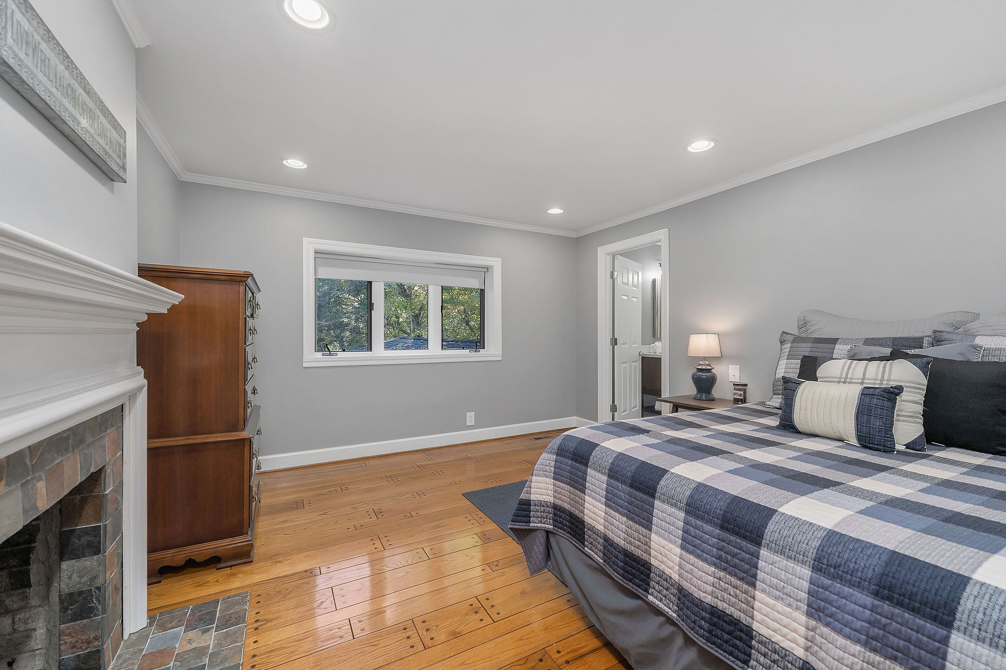 1824 Puckett Point Road Smithville, TN 37166 - Photo 34 of 53 a bedroom with double bed and a window