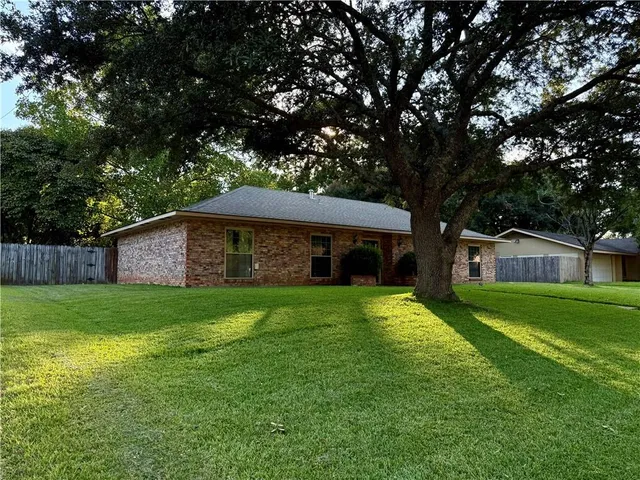 $265,000 | 732 Welwyn Way, Alexandria, LA 71303