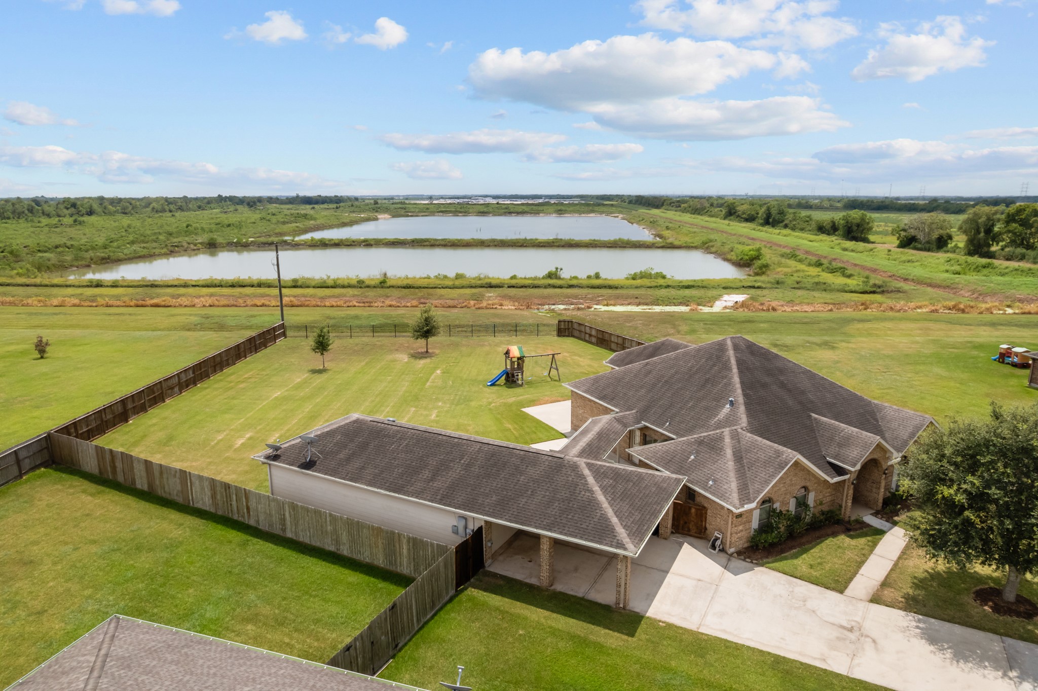 28027 Trade Wind Court Rosharon, TX 77583 - Photo 33 of 37 Gallery Image 33