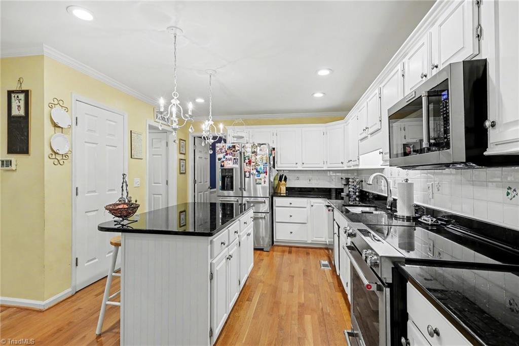 4015 Baytree Court High Point, NC 27265 - Photo 9 of 26