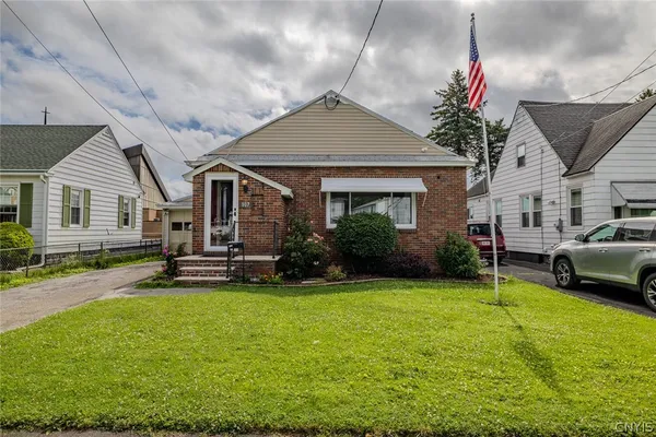 $197,500 | 107 Brookland Drive, Salina, NY 13206
