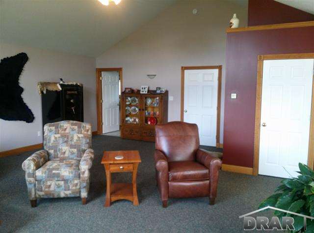 9422 Grafton Road Carleton, MI 48117 - Photo 17 of 30 31156729-16.JPG