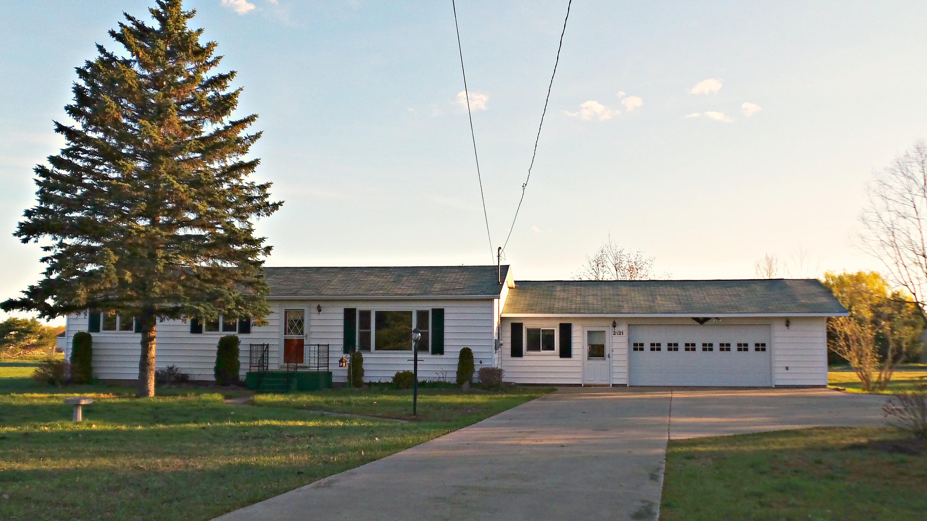2121 Orchard Beach Road Cheboygan, MI 49721 - Photo 1 of 18 Gallery Image 1