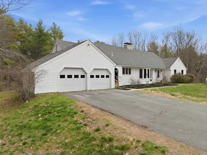 $765,000 | 66 Lyford Road, Brookfield, NH 03872
