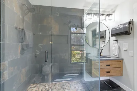$765,000 | 66 Lyford Road, Brookfield, NH 03872