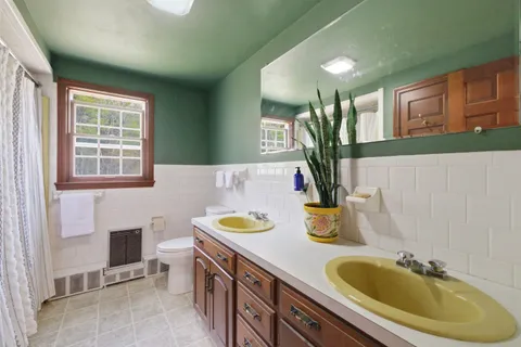 $765,000 | 66 Lyford Road, Brookfield, NH 03872