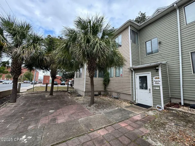 $1,050 | 422 Magnolia Avenue, Unit 4, Panama City, FL 32401