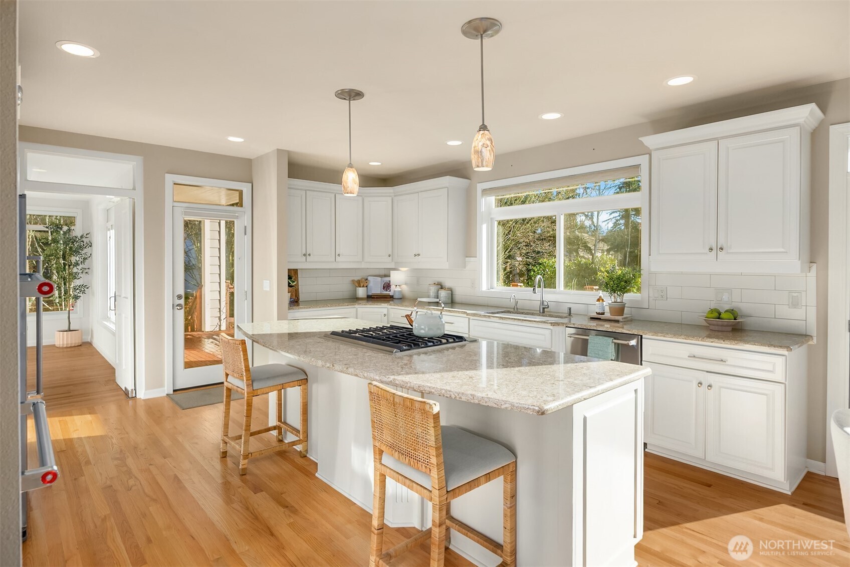 1245 High School Road Northeast Bainbridge Island, WA 98110 - Photo 13 of 40