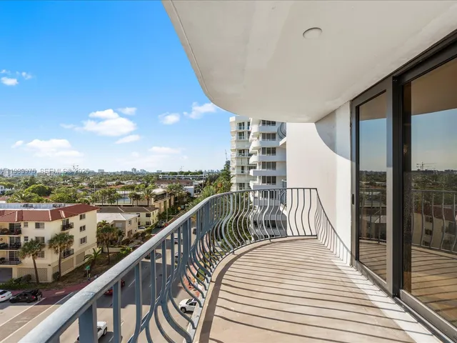 $996,000 | 8877 Collins Avenue, Unit 704, Surfside, FL 33154