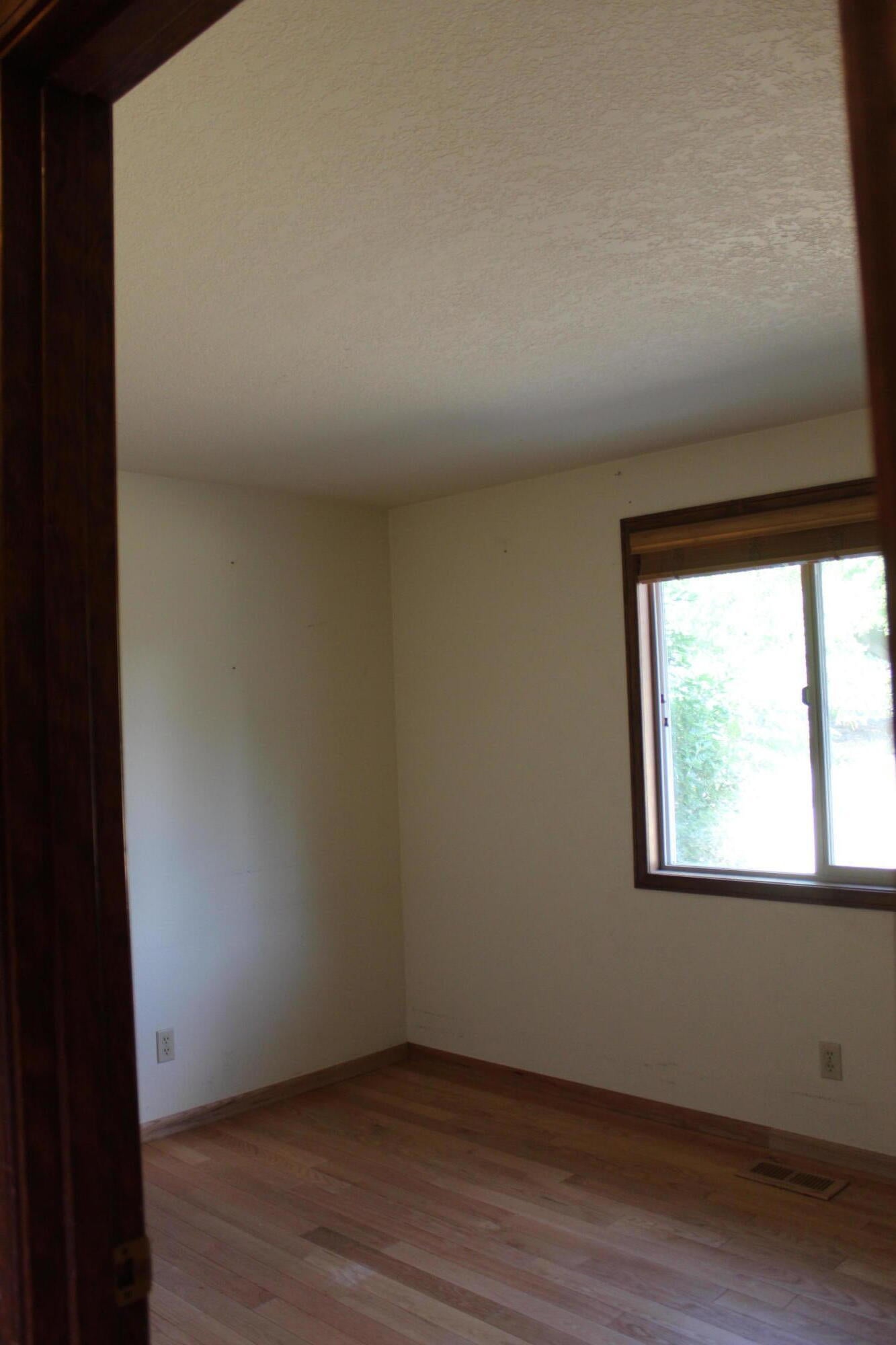61151 Ladera Road Bend, OR 97702 - Photo 8 of 16 Bedroom copy