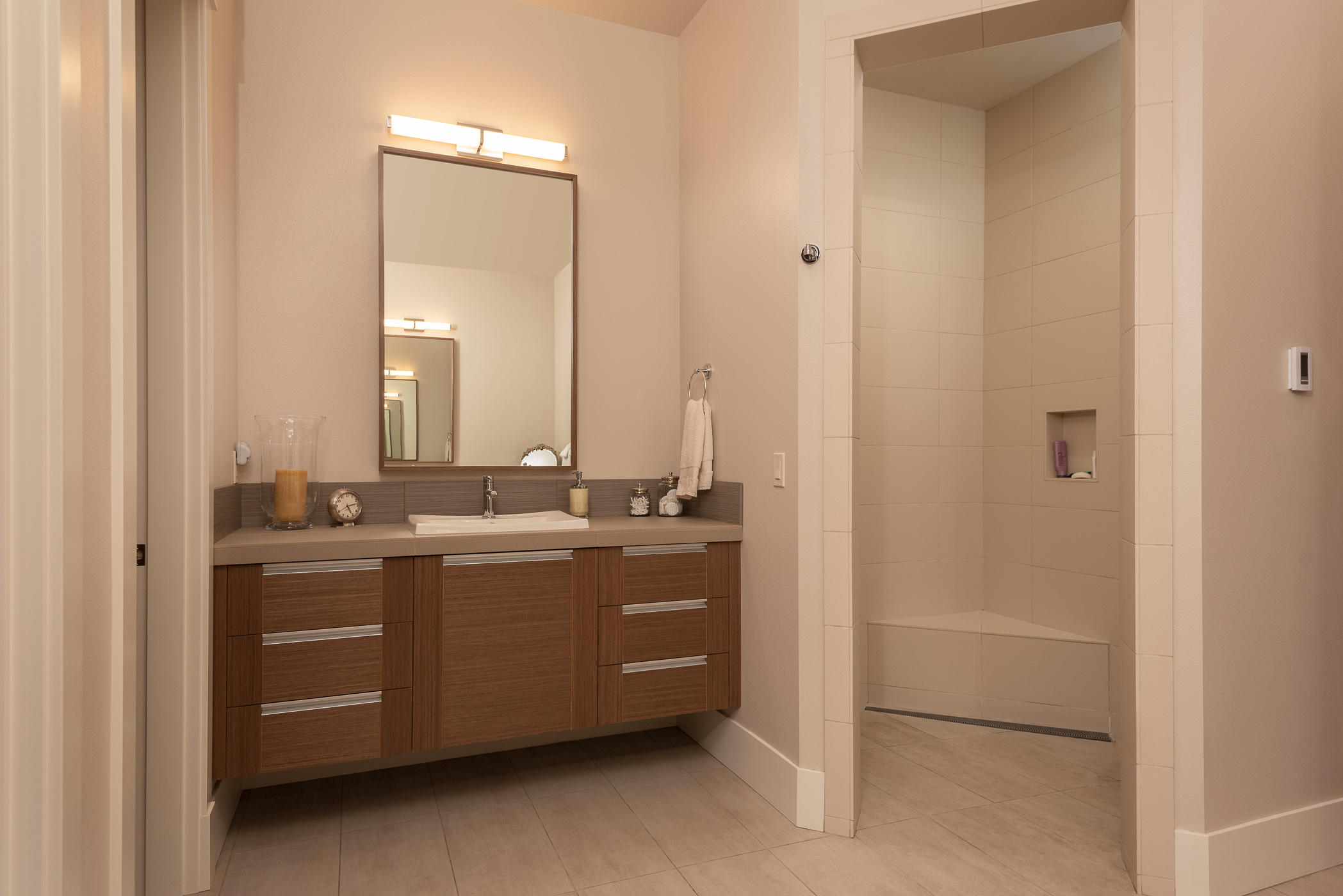 61338 Triple Knot Road Bend, OR 97702 - Photo 17 of 25 16Master vanityTripleknot_Natalie_61338-