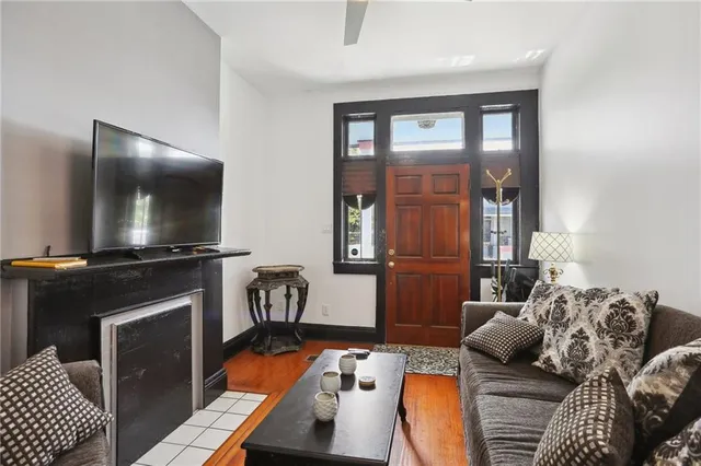 $2,600 | 2625 Baronne Street, New Orleans, LA 70113