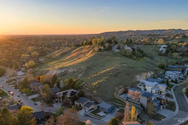 $1,950,000 | 340 Panorama Place, Boise, ID 83702