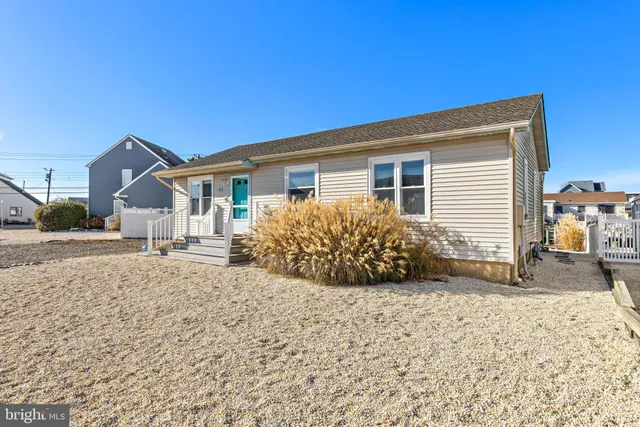 $2,600 | 14 Clara Drive, Manahawkin, NJ 08050