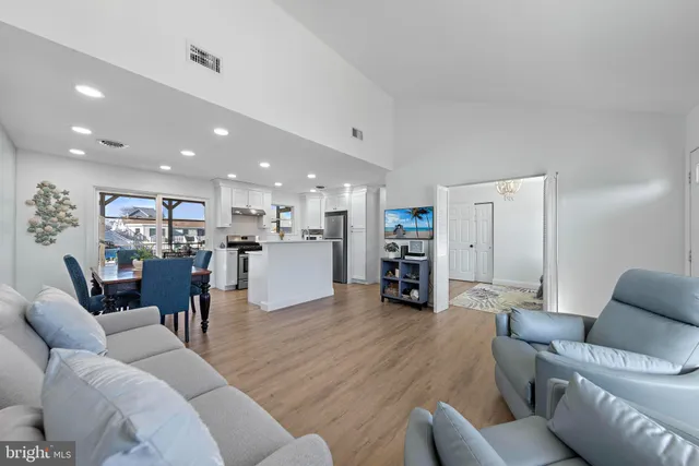 $2,600 | 14 Clara Drive, Manahawkin, NJ 08050