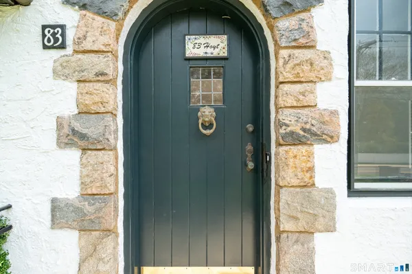 $995,000 | 83 Hoyt Street, Darien, CT 06820