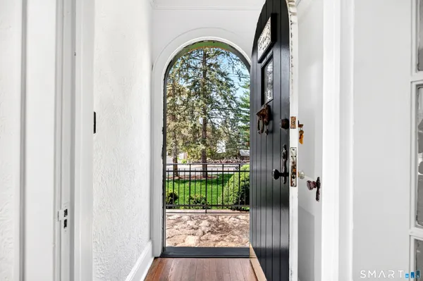 $995,000 | 83 Hoyt Street, Darien, CT 06820