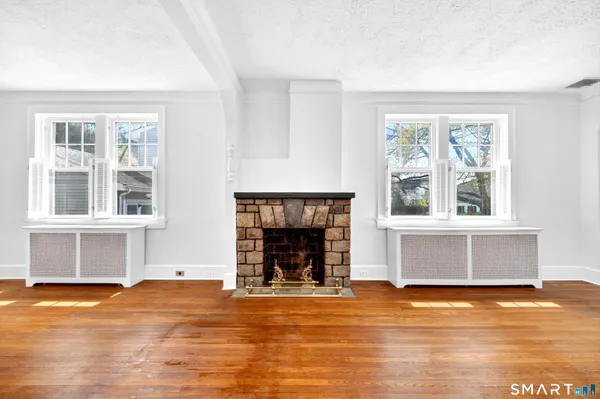 $995,000 | 83 Hoyt Street, Darien, CT 06820