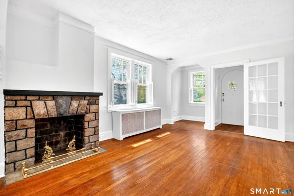 $995,000 | 83 Hoyt Street, Darien, CT 06820