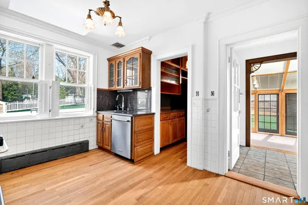 $995,000 | 83 Hoyt Street, Darien, CT 06820