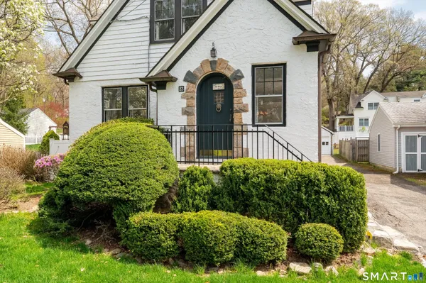 $995,000 | 83 Hoyt Street, Darien, CT 06820