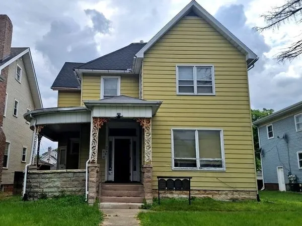 $825 | 214 South Bloomington Street, Streator, IL 61364